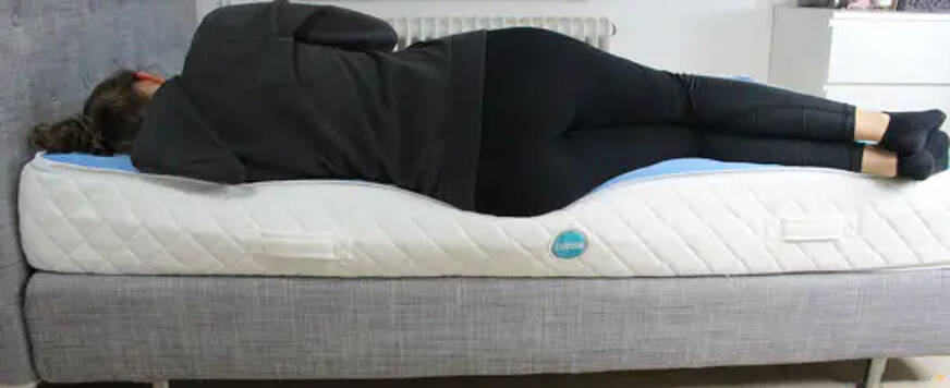 Probeschläferin auf der Seite DIE MATRATZE von Weltbett